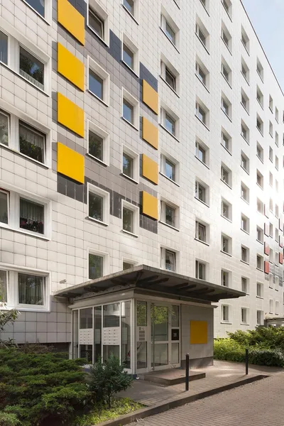 3-Zimmer-Wohnung mit Balkon in Lichtenberg sucht neue Mieter! — photo 1
